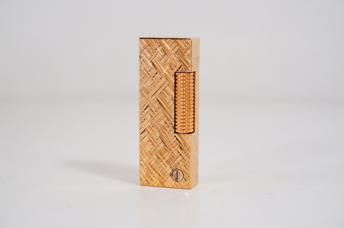 1円 ダンヒル ライター Dマーク付き 金色 ガスライター 本物保証 作動ok 迅速対応 ダンヒル 売買されたオークション情報 Yahooの商品情報をアーカイブ公開 オークファン Aucfan Com