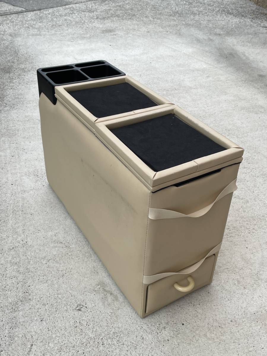 全国無料，定番人気 ステップワゴン RPにぴったり合うコンソールボックス 使用感あり(ホンダ用)｜売買されたオークション情報、yahooの商品情報をアーカイブ公開 - オークファン ホンダ用