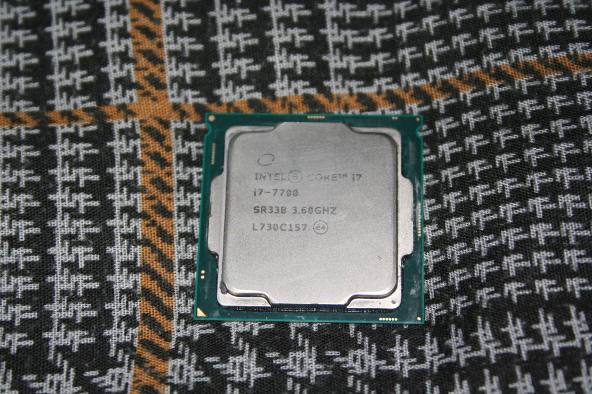 Slot1 Intel Pentium III 1.0GHz 1000/256/133 1.7V S1 SL4BS 1000MHz