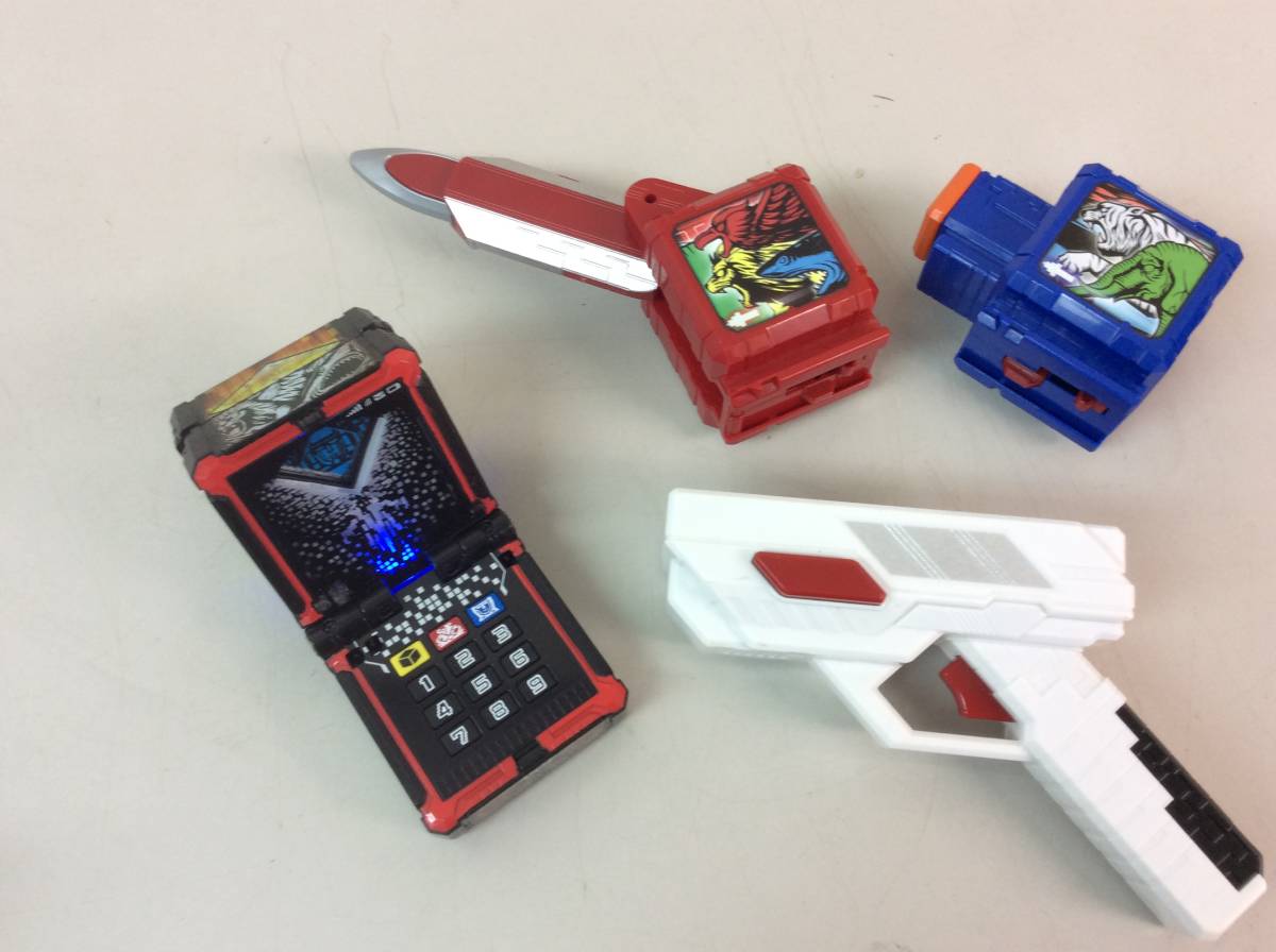 当時物 動物戦隊 ジュウオウジャー 変身携帯 Dx ジュウオウチェンジャー ジュウオウバスター なりきり 変身 玩具 特撮 セット まとめ 戦隊シリーズ 売買されたオークション情報 Yahooの商品情報をアーカイブ公開 オークファン Aucfan Com