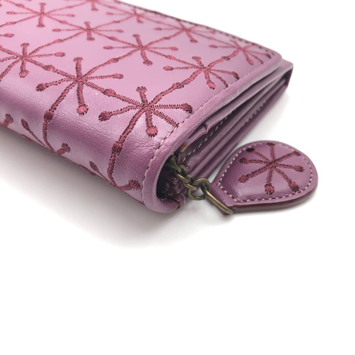 送料無料 美品 シビラ Sybilla 長財布 二つ折り L字ファスナー 刺繍 
