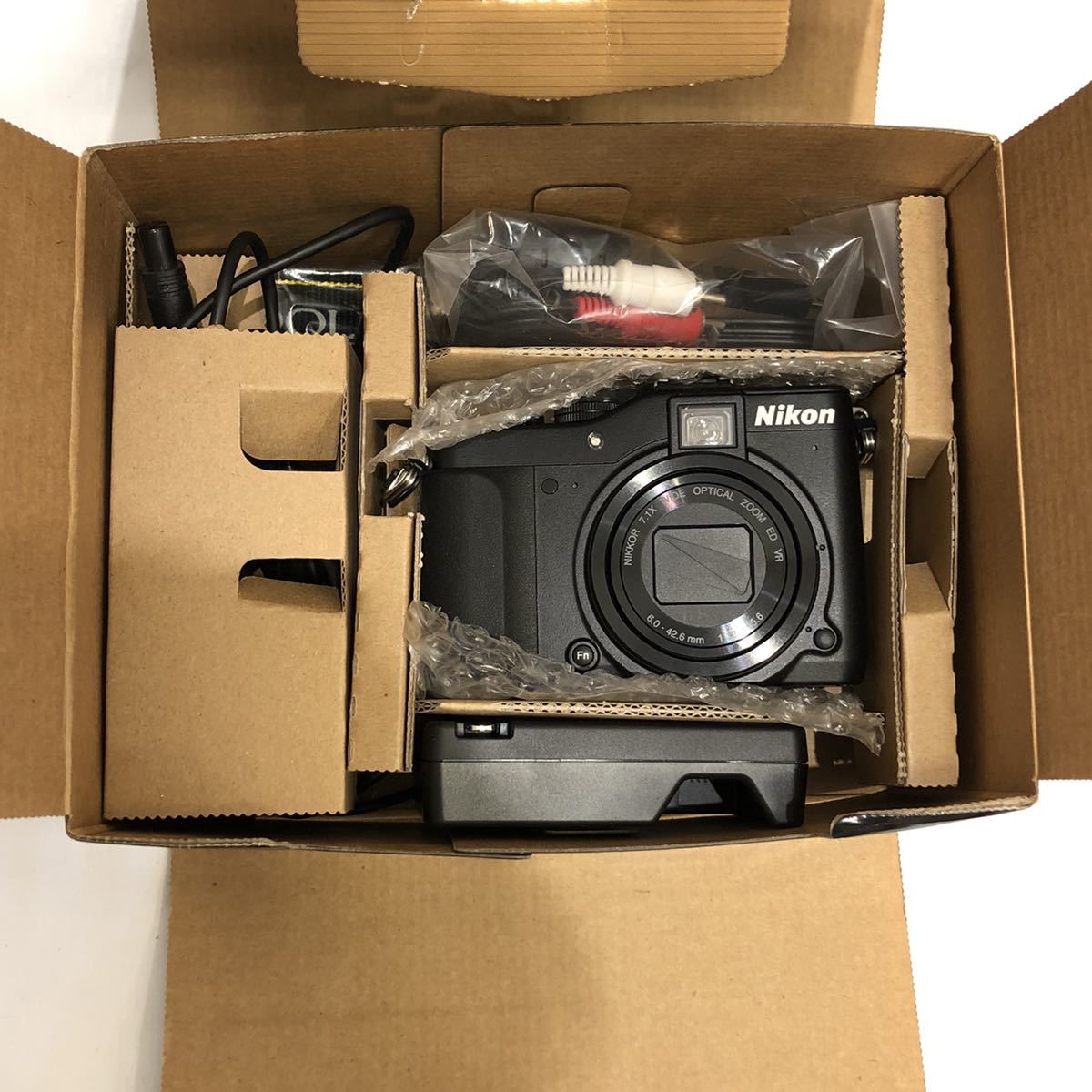 Nikon】ニコン COOLPIX P7000 クールピクス コンパクトデジタルカメラ