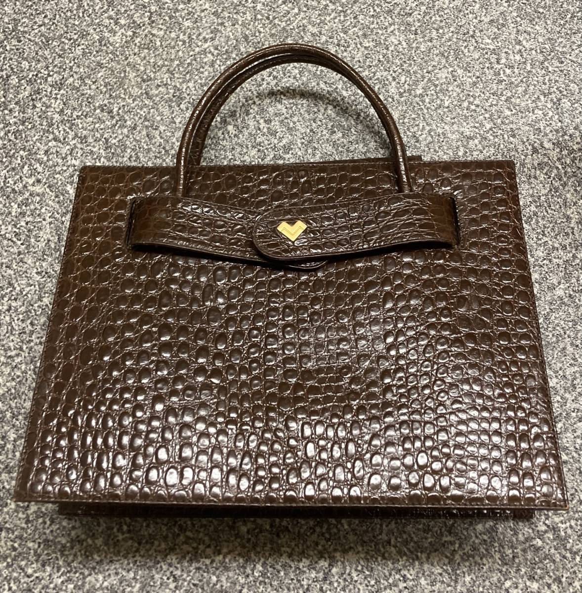 １円スタート！クロコダイル ハンドバッグ 茶 黒 ゴールド金具 艶あり ワニ 鰐 エキゾチック レザー爬虫類 クロコダイル ハンドバッグ 1円スタート 希少&frasl;がま口○シャイニング フラップ 南京錠付き