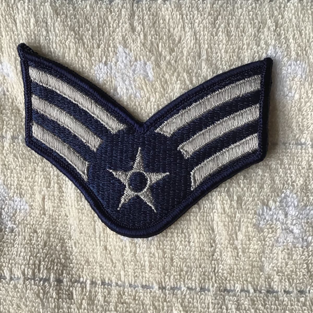 米軍 アメリカ軍 階級章 部隊章 いろいろまとめて 海軍 空軍 海兵隊 5 部隊章 階級章 売買されたオークション情報 Yahooの商品情報をアーカイブ公開 オークファン Aucfan Com