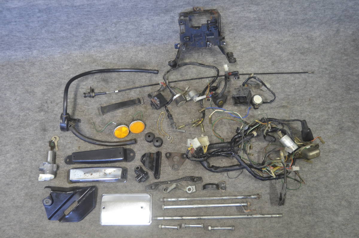 【新作入荷，大人気】 Y22-0167 HONDA CB750K7他用 純正部品セット ジャンク品/CB750K7キーセット/CB750K7メインハーネス/CB750K7バッテリートレー(ホンダ用)｜売買されたオークション情報、yahooの商品情報をアーカイブ公開 - ホンダ用