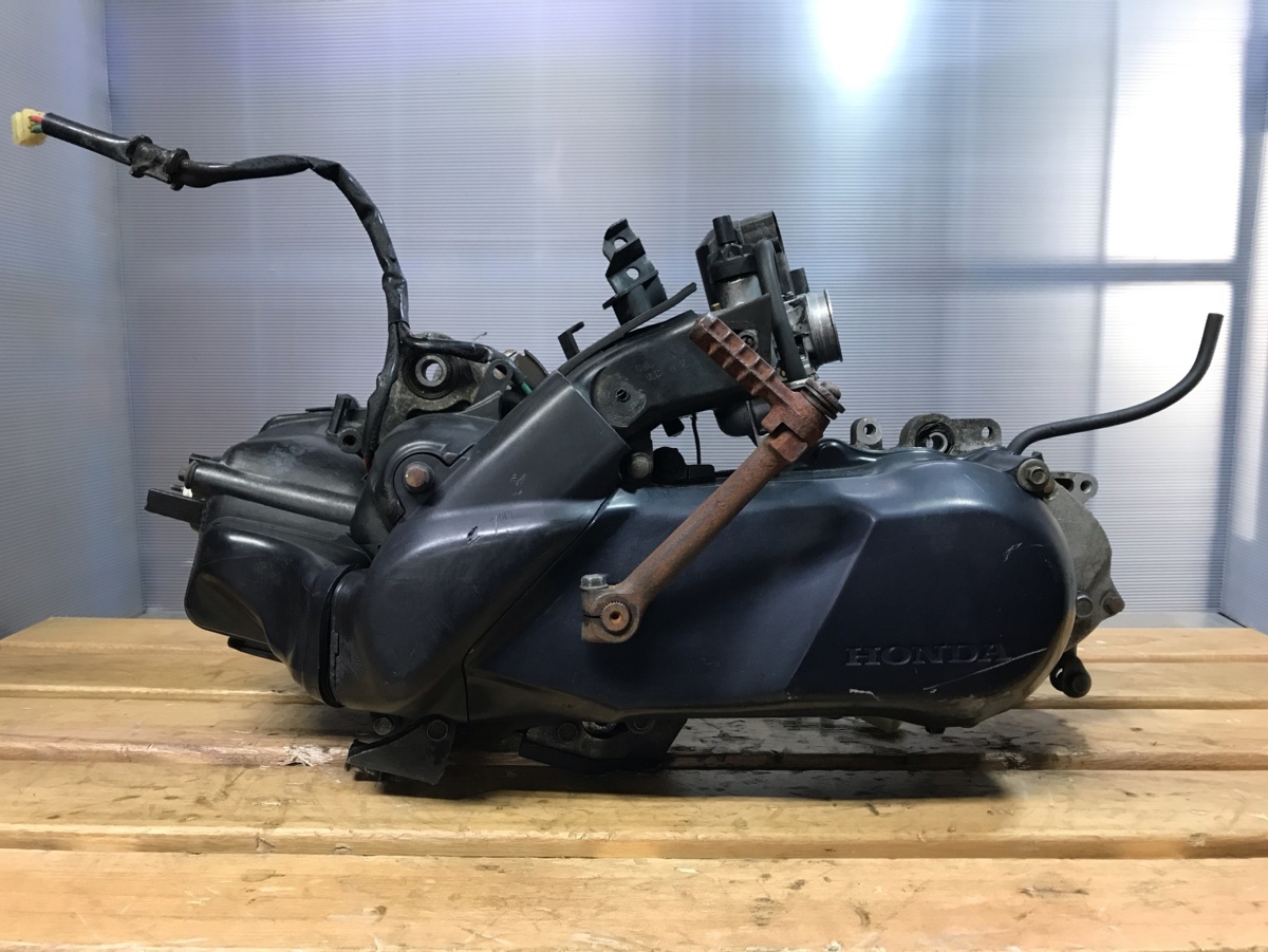 □/Zク2073 HONDA ホンダ ライブディオ AF34 エンジン【ヤマト運輸140