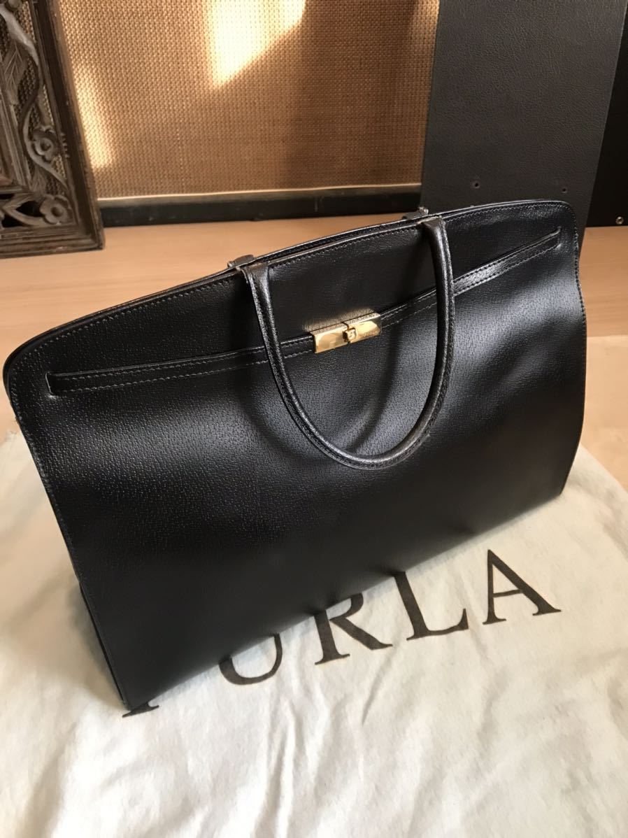  フルラ FURLA ヴィンテージ ブラック レザーバッグ(ハンドバッグ)｜売買されたオークション情報、yahooの商品情報をアーカイブ公開 - オークファン ハンドバッグ