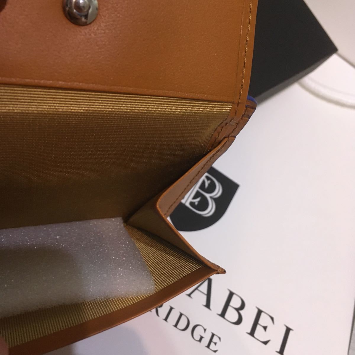 LABEL BLACK CRESTBRIDGE カーディガン バイカラークレストブリッジチェックロングウォレット 日本製生地 ●新品●送料込　BLACK LABEL CRESTBRIDGE 二つ折財布 牛革 ブルー×カーキ クロコダイル柄 ブラックレーベルクレストブリッジ