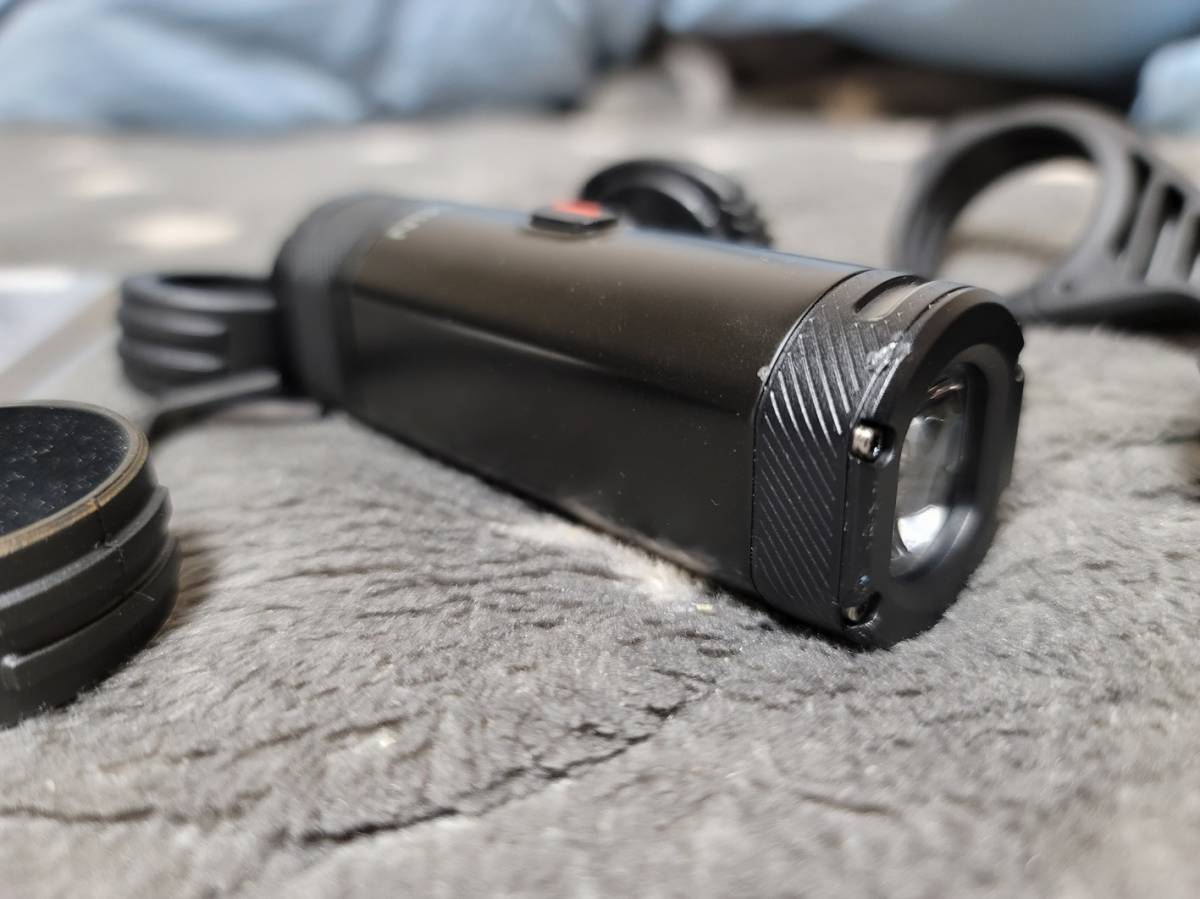 中古 ガーミン VARIA UT800 ガーミンのスマートヘッドライトVaria