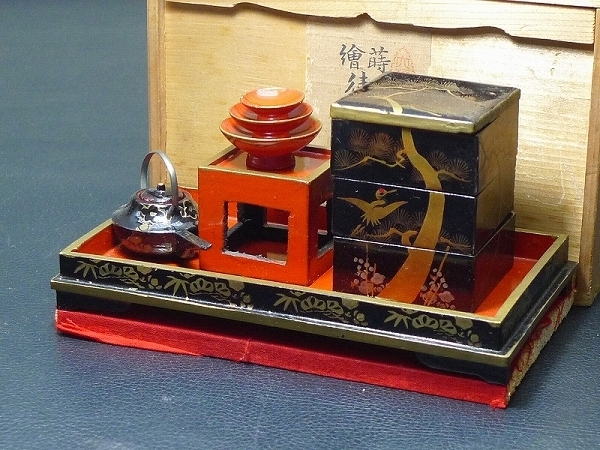 SALE，得価 601634 2 木製雛道具 松竹梅 金蒔絵御酒宴道具 外箱付 雛人形 御雛様屠蘇器(ひな人形)｜売買されたオークション情報、yahooの商品情報をアーカイブ公開 - オークファン ひな人形