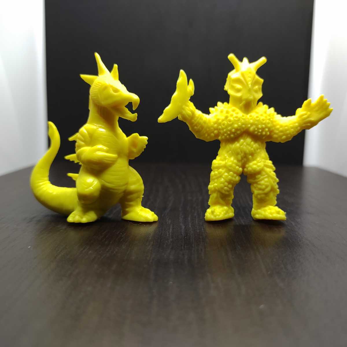 不二家ウルトラ怪獣大決戦 第10弾 ムルチ＆巨大ヤプール 2体セット 