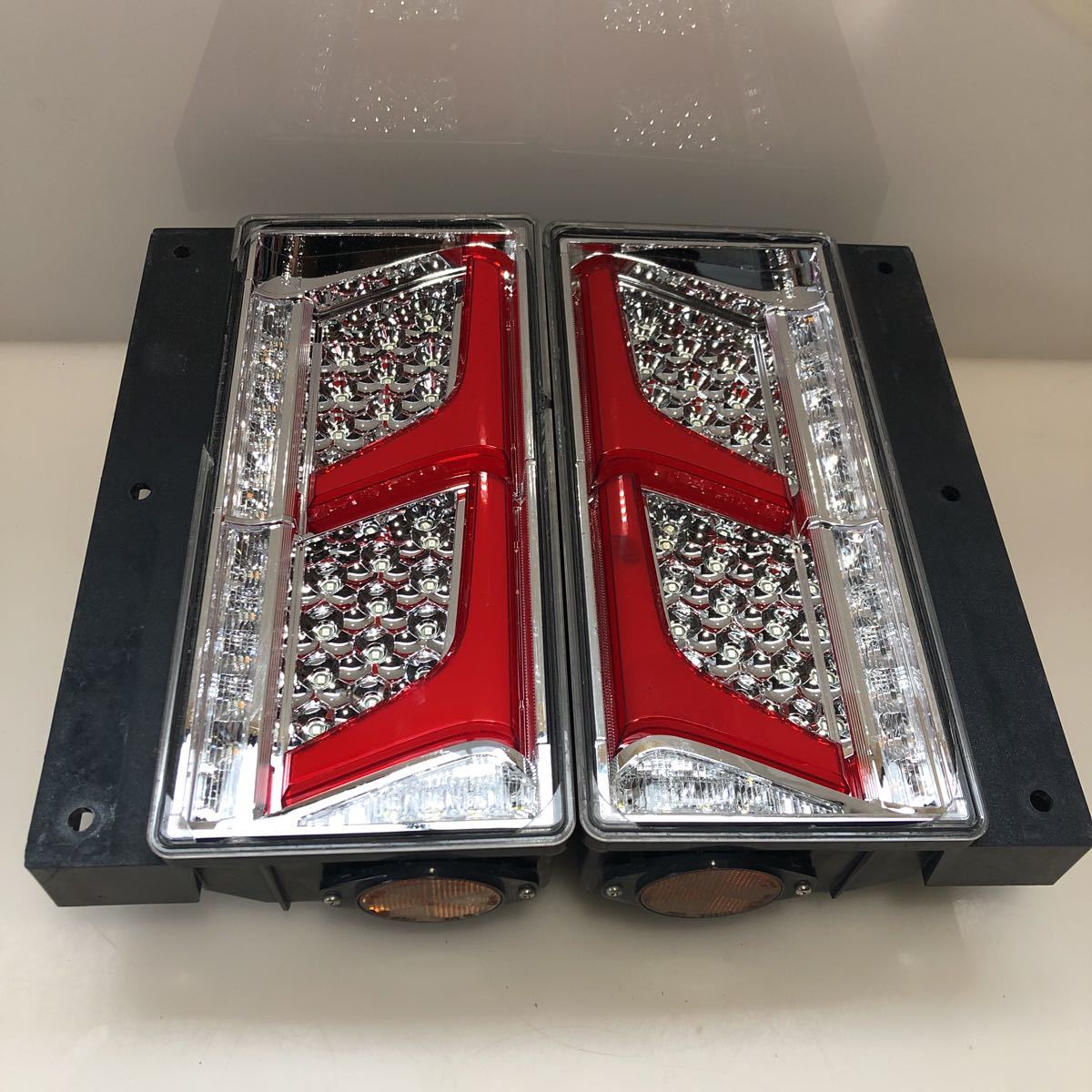 KOITO 小糸 純正 24V 2連 LED テールランプ テールライト トラック 220