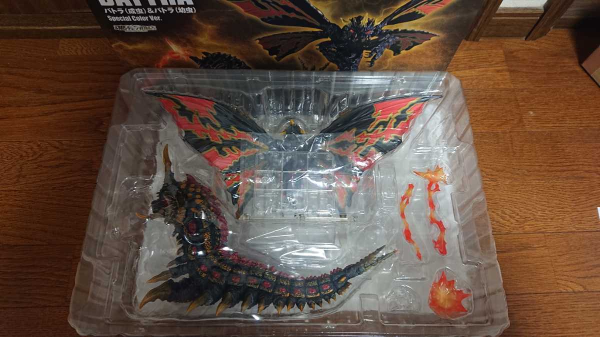 USED S.H.MonsterArts バトラ (成虫)&バトラ(幼虫) Special Color Ver 