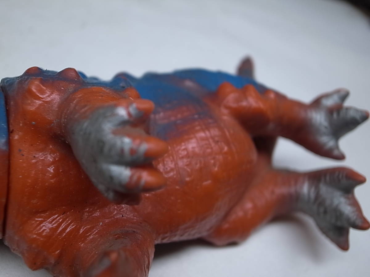 ◇恐竜 角怪獣 恐竜 Mマーク ツノ欠損 ソフビ 昭和レトロ フィギュア