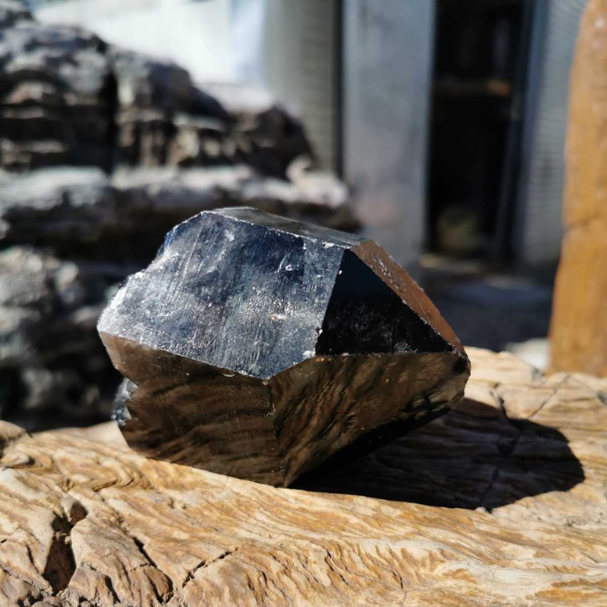モリオン原石421.5 黒水晶水晶クリスタル鑑賞石石置物オブジェ