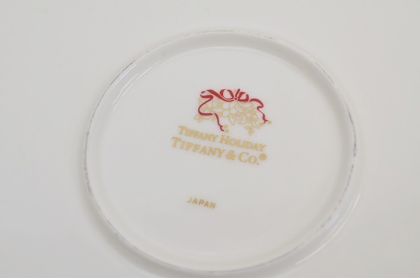 美品 ティファニー Tiffany&amp;Co. ゴルフティー シルバー CO.アニャ・テイラー=ジョイを起用した2025年ホリデー 美品 TIFFANY＆Co. ティファニー ホリデー クリスマス 大皿 プレート 直径約31cm 日本製