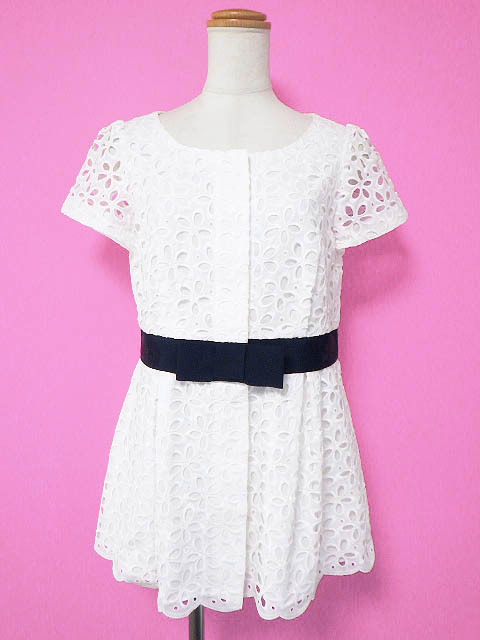 【得価，品質保証】 エムズグレイシー/カットワーク花柄刺繍半袖ブラウスチュニック:38/白黒yq081(エムズグレイシー)｜売買されたオークション情報、yahooの商品情報をアーカイブ公開 - オークファン エムズグレイシー