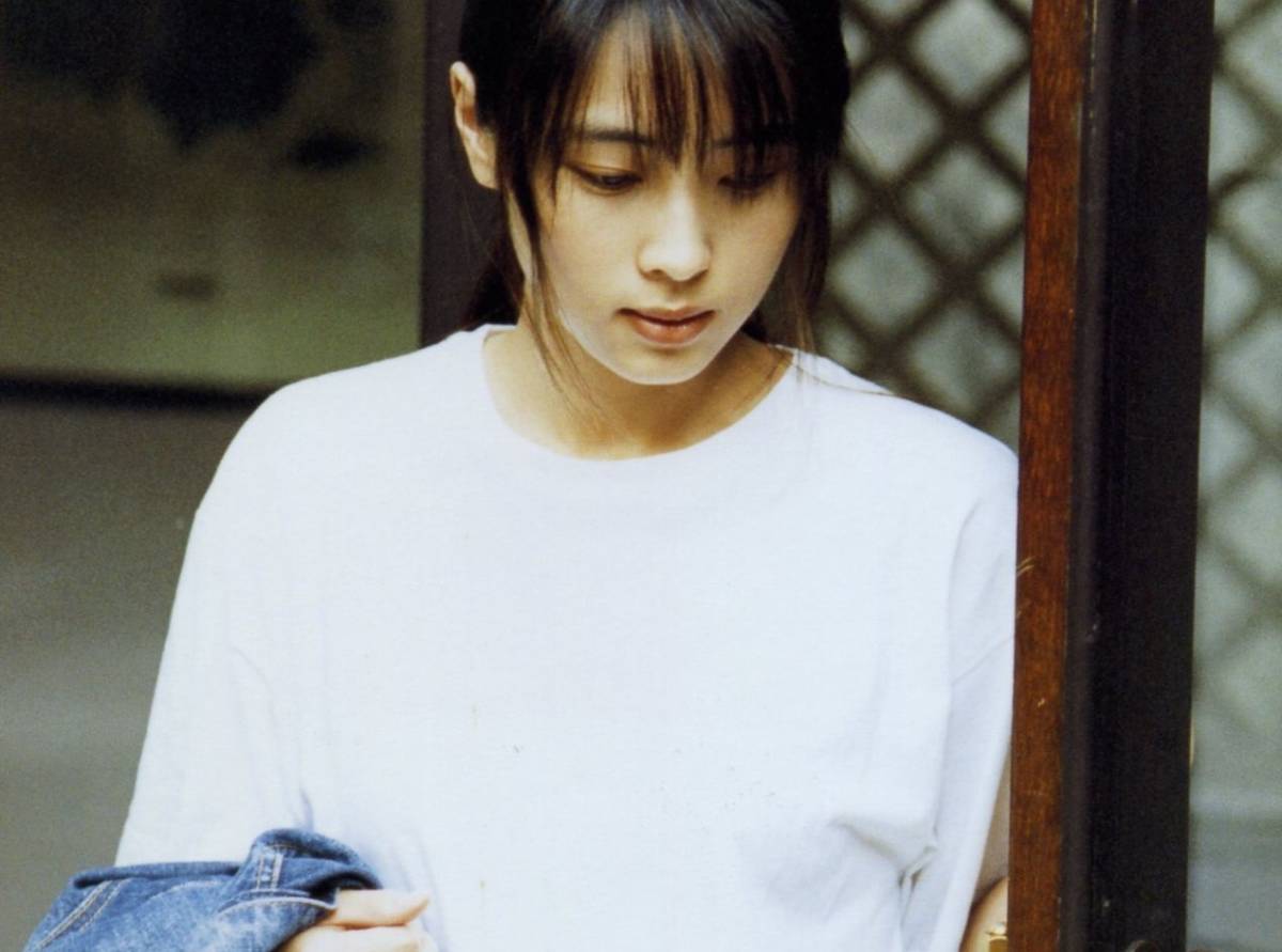 蒲池幸子 坂井泉水 Zard L判写真 １４枚 写真 売買されたオークション情報 Yahooの商品情報をアーカイブ公開 オークファン Aucfan Com