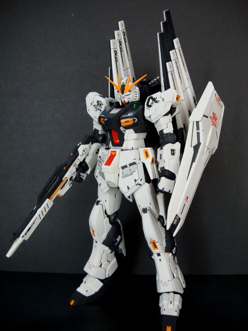RG 1/144 ニューガンダム ウイングファンネル仕様 塗装済み完成品(完成 