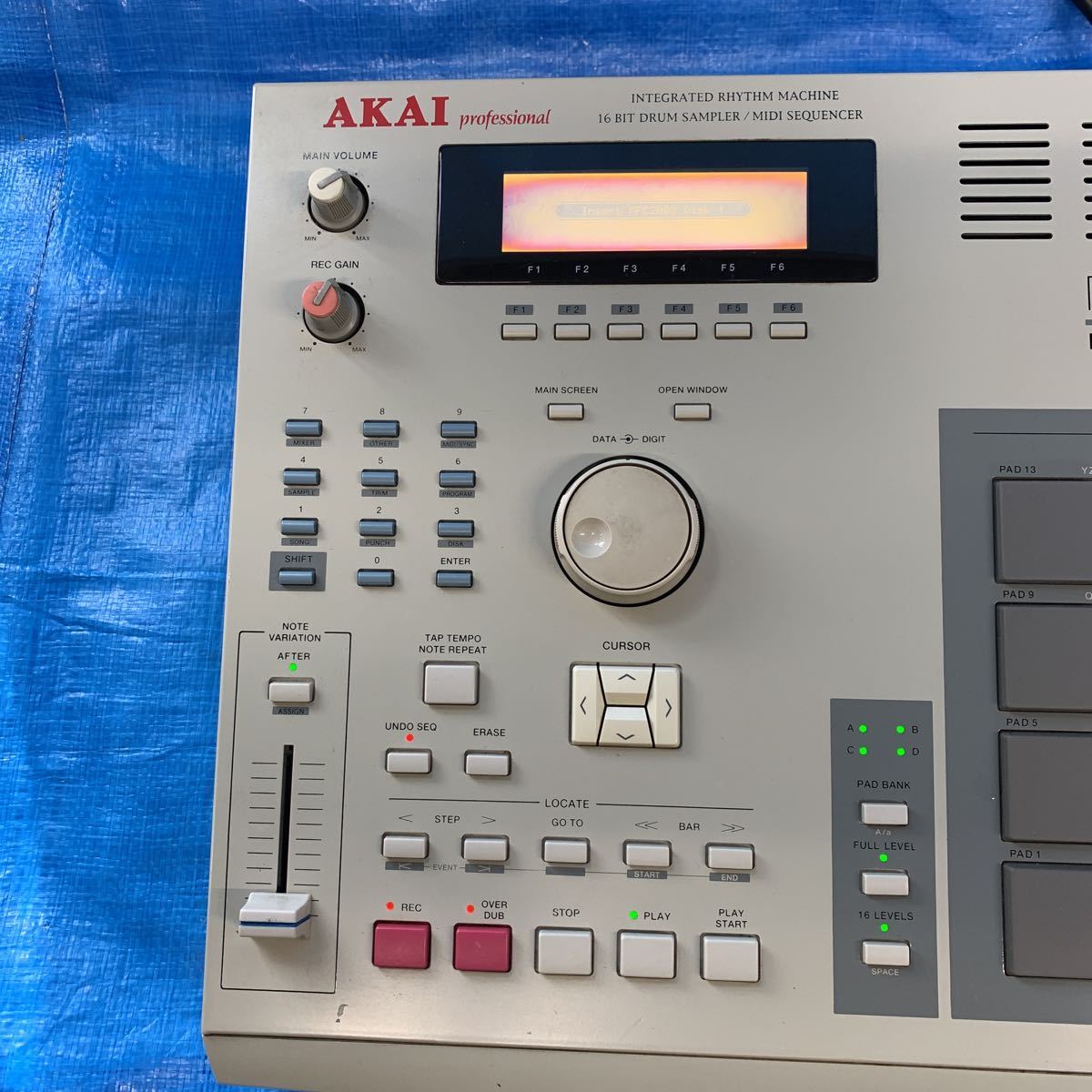 NO.03106.100.. AKAI アカイ MPC2000 サンプラー 通電確認 現状 
