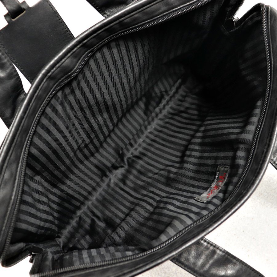 人気シリーズ！ 相場価格￥84,700- 美品 TUMI トゥミ 907D3 本革 