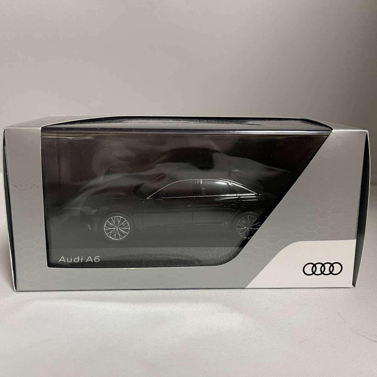 定番人気，人気SALE アウディ コレクション 特注 A6 ミトス ブラック 1/43 Myth Black 黒 ミニカー Audi(乗用車)｜売買されたオークション情報、yahooの商品情報をアーカイブ公開 - オークファン 乗用車