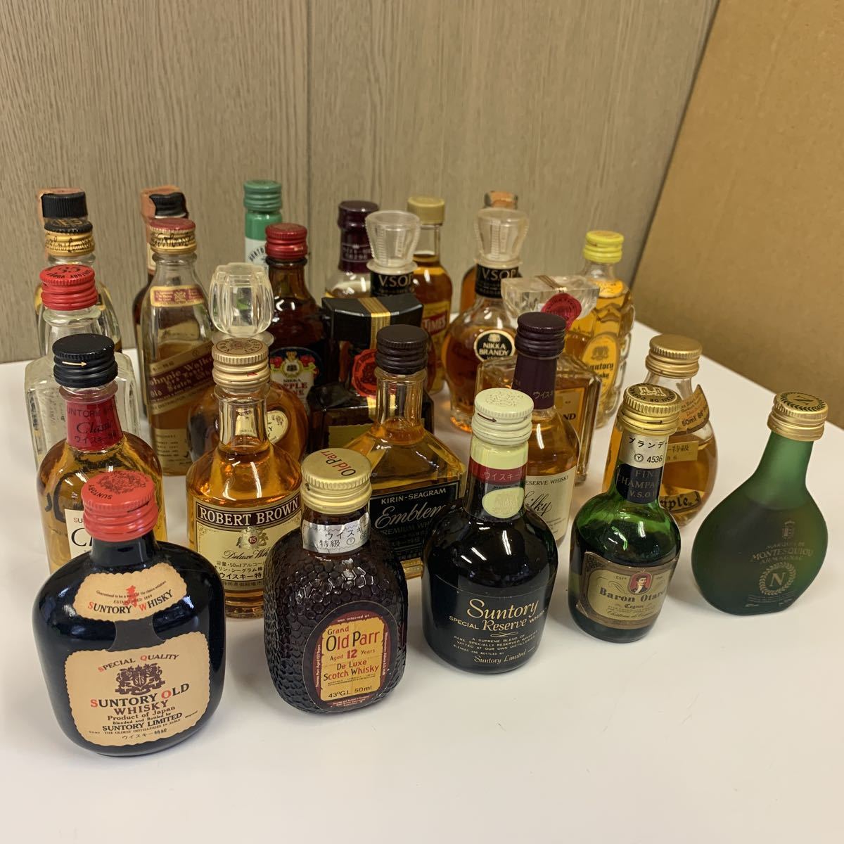 【古酒】 洋酒ミニボトル26本セット オールドウイスキー・コニャック含む ミニボトル 26本 まとめて ミニチュアボトル サントリーウイスキー