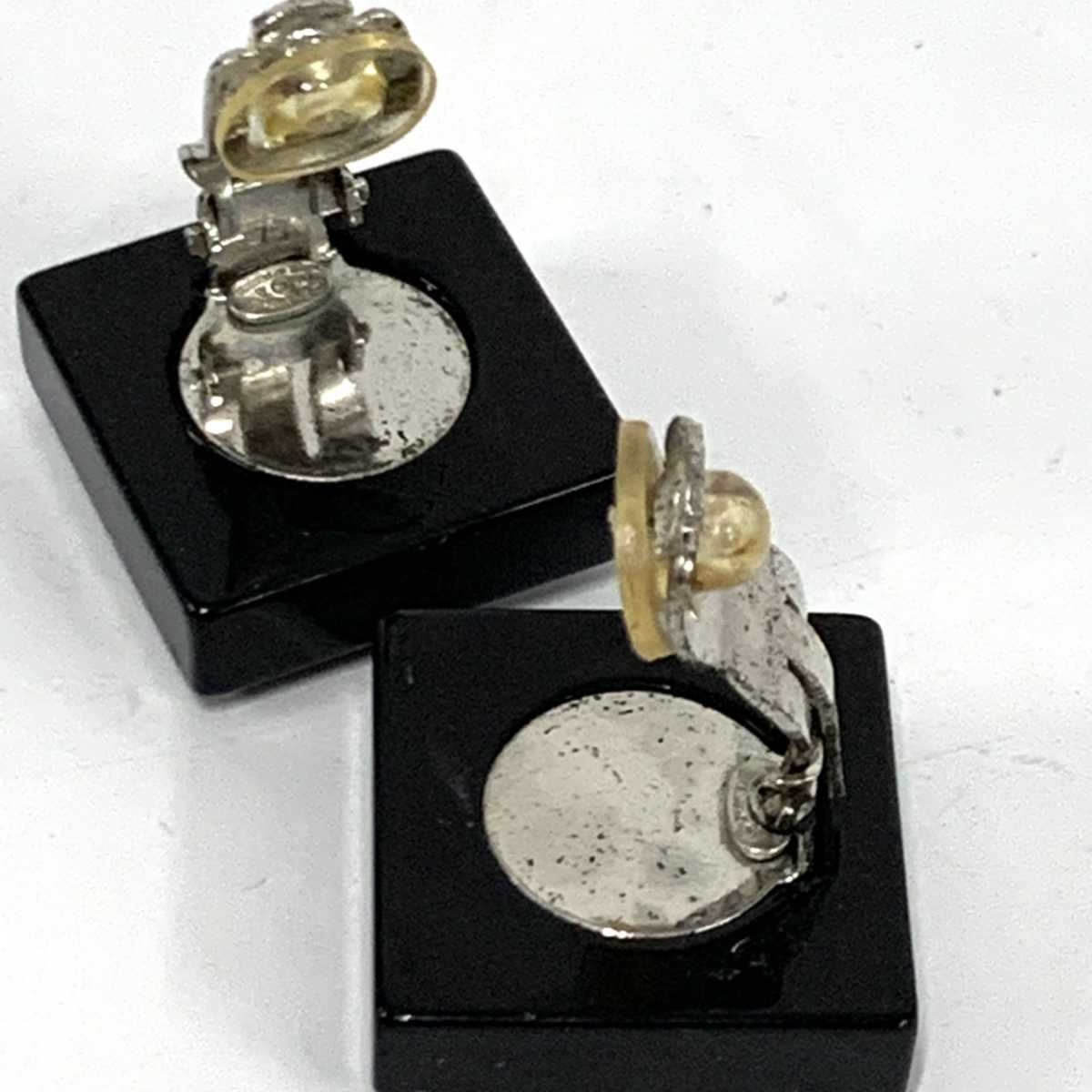 シャネル ・ スクエア CHANEL（ピアス ピンク⁄桃色系）のフリマ 