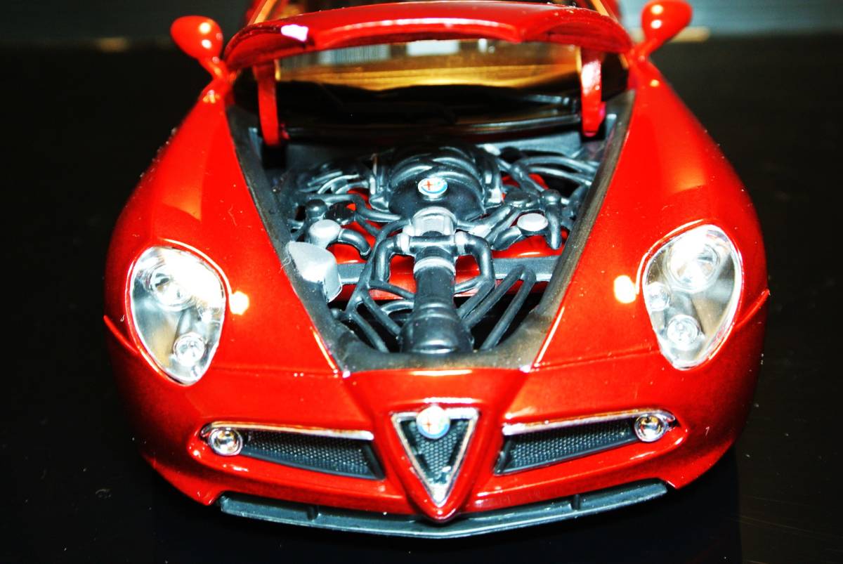 ☆稀少モデル☆ギミック未開封☆Burago 1/18 Alfa 8C Competizione