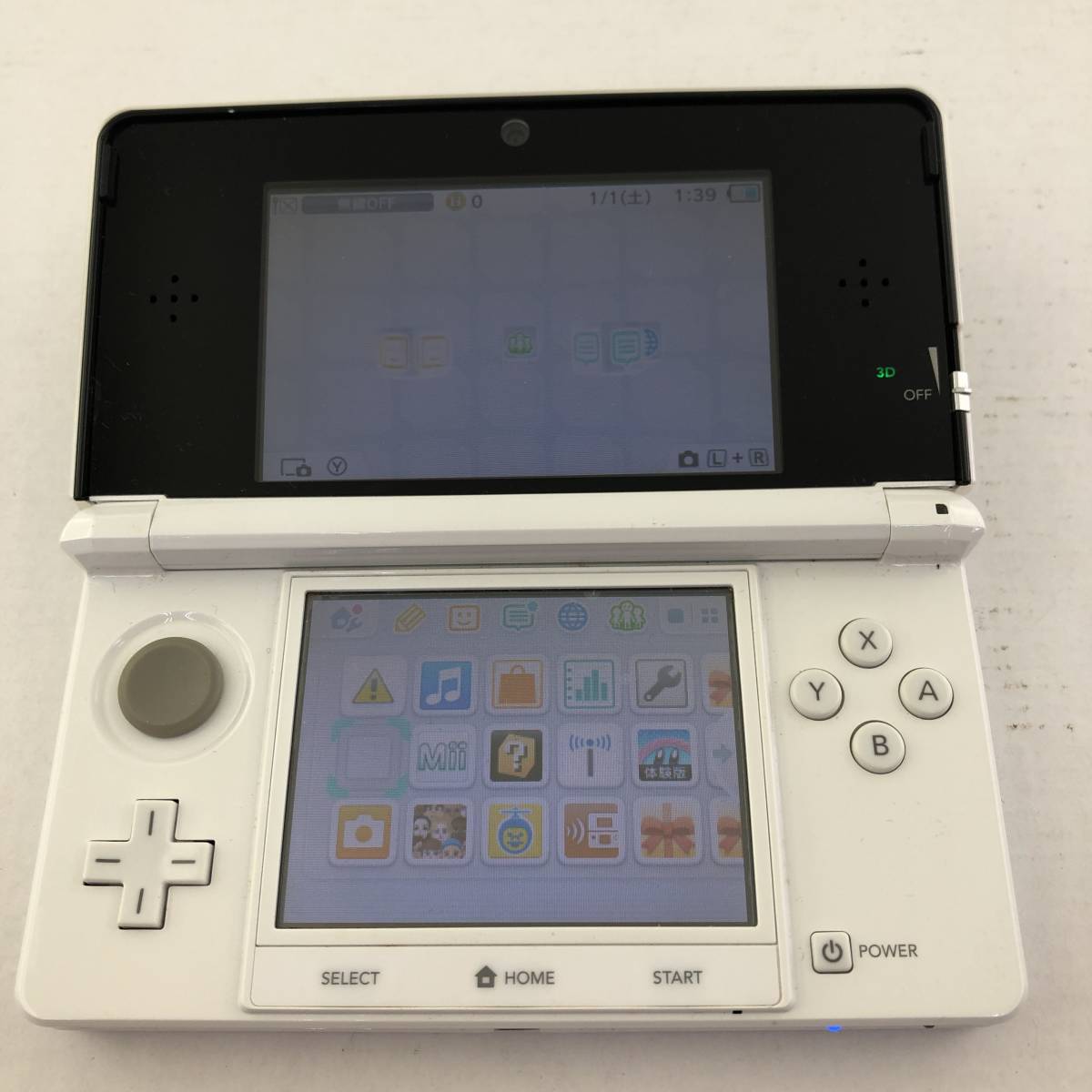 Nintendo 3DS ホワイト 本体 + ゲーム5本（04y5488)【1円～】New3DS 