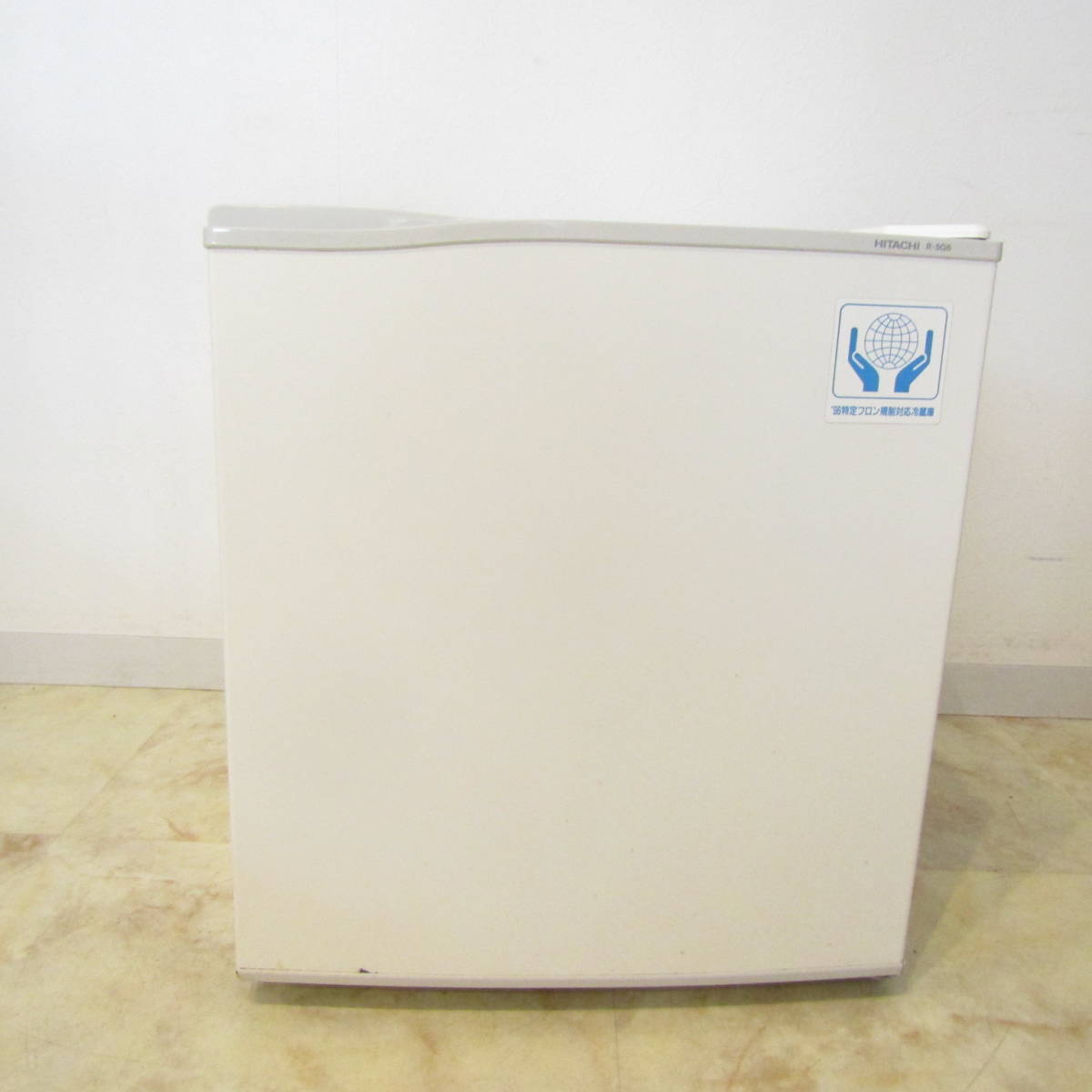 定番，お買い得 QB7519 HITACHI 日立 小型冷蔵庫 R-5G6 96年1-6月期製 46L 右開き 一人暮らし ホワイト コンパクト 小型 家庭用 家電 福井 リサイクル(100リットル未満)｜売買されたオークション情報、yahooの商品情報 100リットル未満