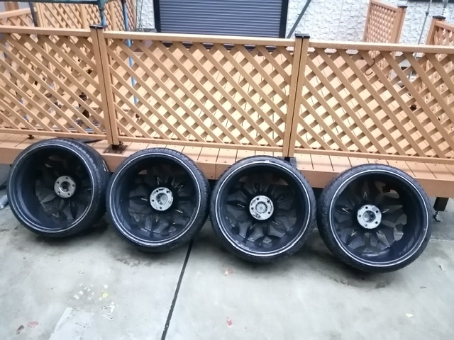 LEXANI ファイヤースター？ PCD 114.3 8.5J 20インチ 225/30ZR20 4本  