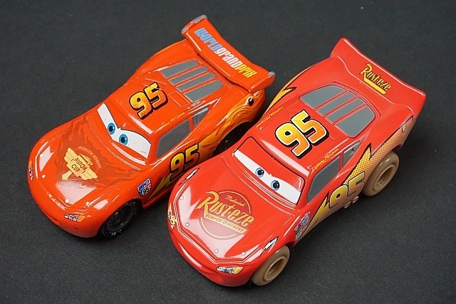 トミカ カーズ マックィーン ジャンプタイプ / サリー はにかみタイプ 