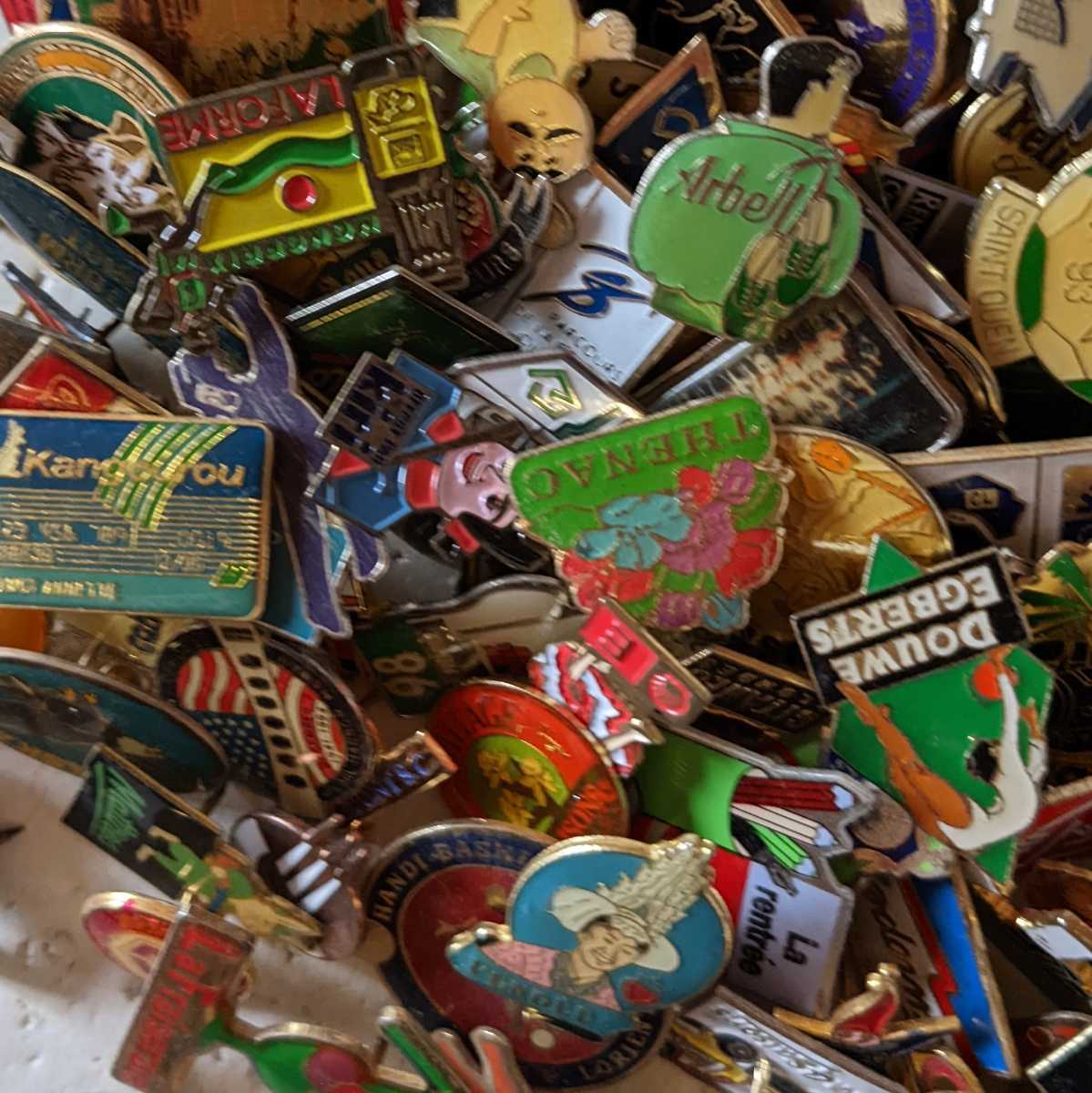 超大量300個セット☆フランス雑貨 ピンズ ピンバッジ☆ コカ・コーラ