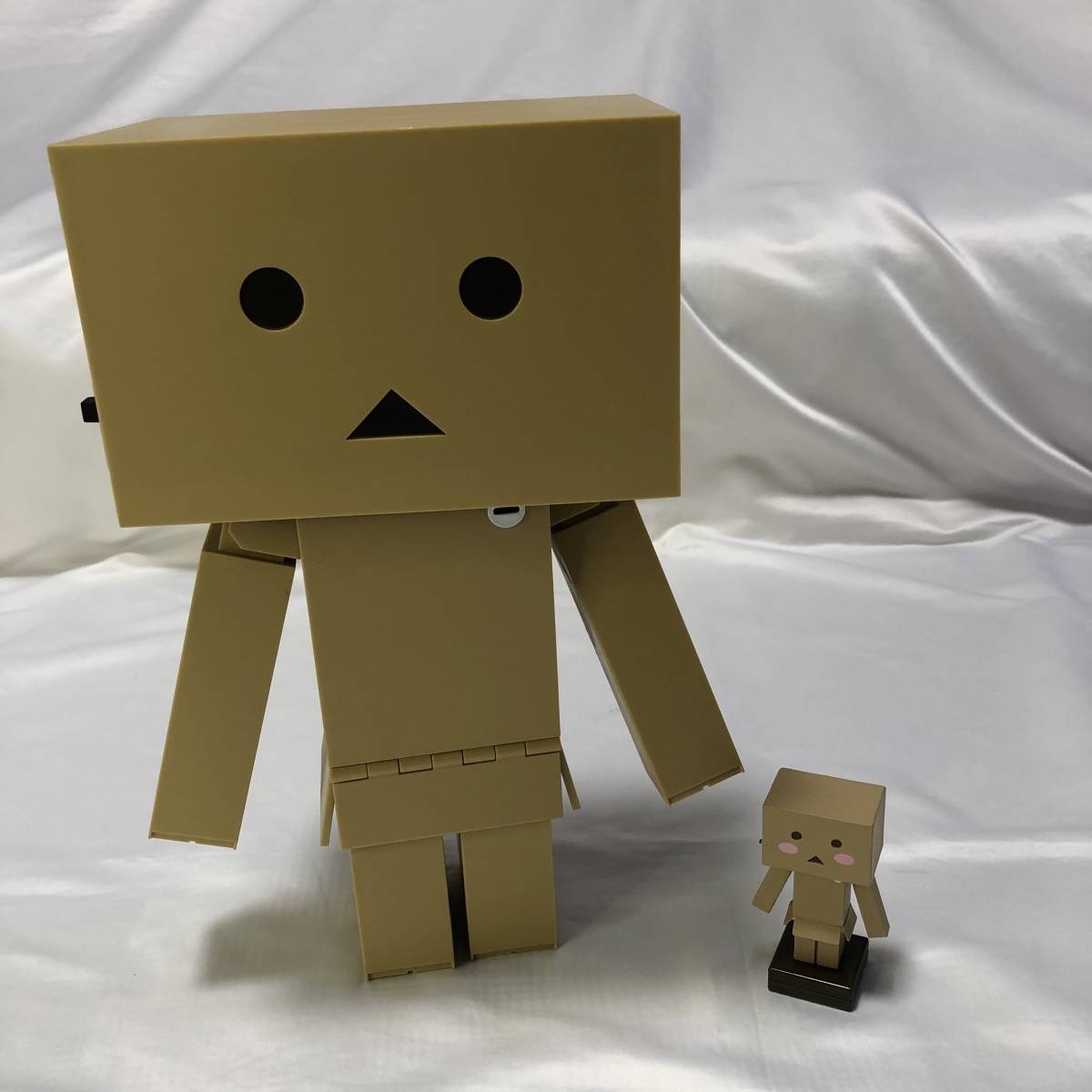 Si ダンボー フィギュア 2体セット 高さ7 5cm 30cm Taito タイトー プライズ おもちゃ インテリア よつばと コミック アニメ 売買されたオークション情報 Yahooの商品情報をアーカイブ公開 オークファン Aucfan Com