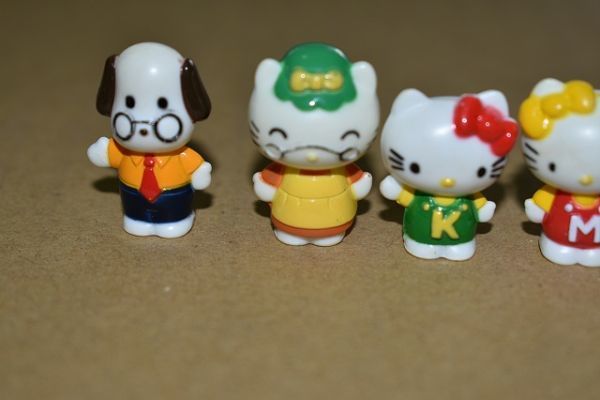 60/4A15☆サンリオ ハローキティ コンパクト ドールハウス デパート 