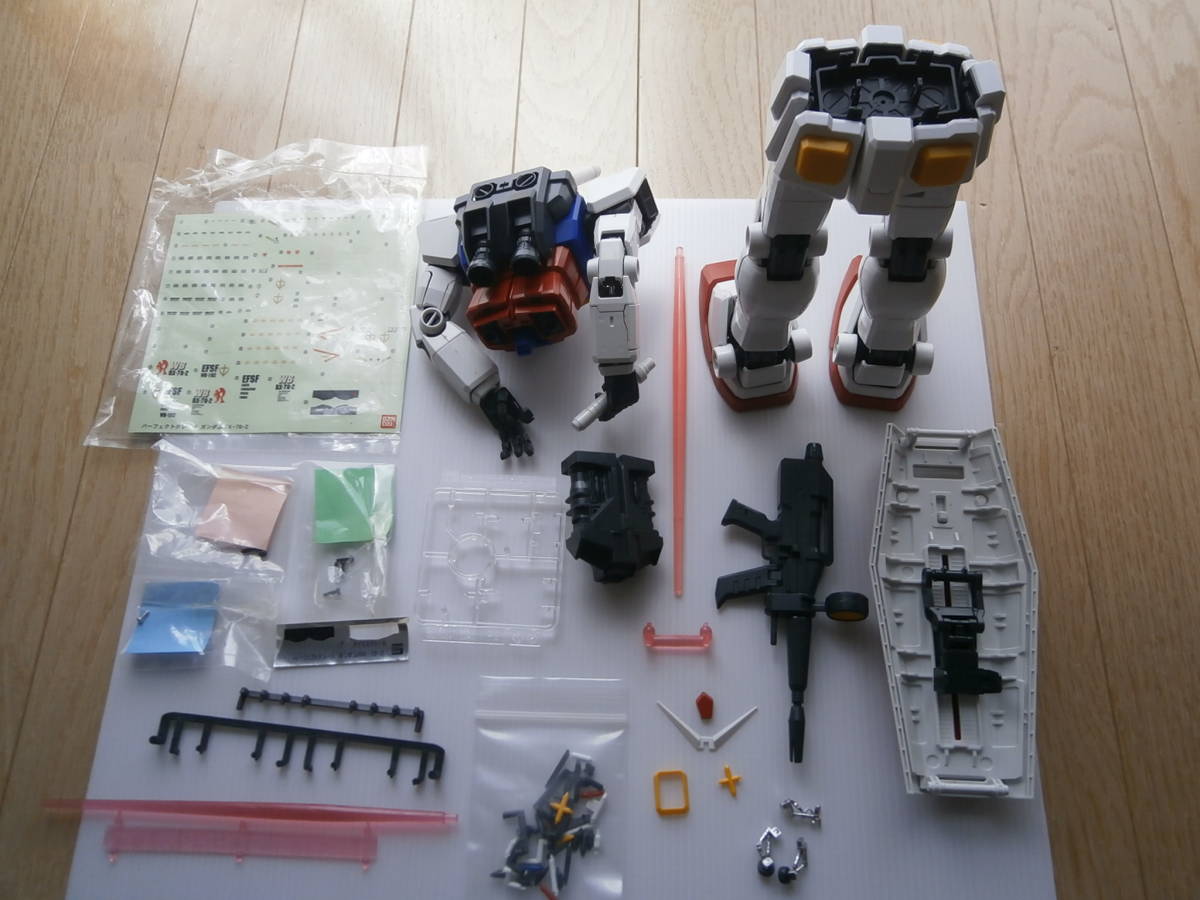 RX-78-2 ガンダム2号機 モビルスーツ Ver.1.0 1/60 地球連邦軍白兵戦用