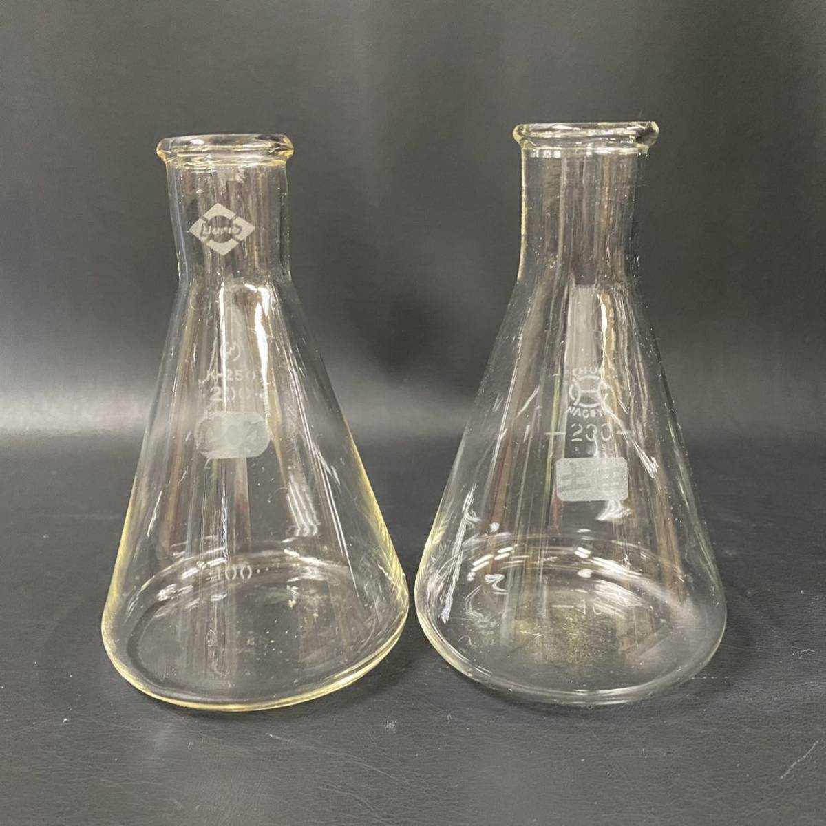 ヴィンテージガラス製品】アンティーク ゆらゆらガラス ウランガラス