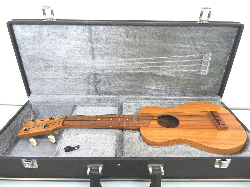 【管理G384】KAMAKA UKULELE　カマカ　ウクレレ　ホワイトラベル　ハードケース付き ホワイトラベル Kamaka カマカ 8弦 Vintage ホワイト