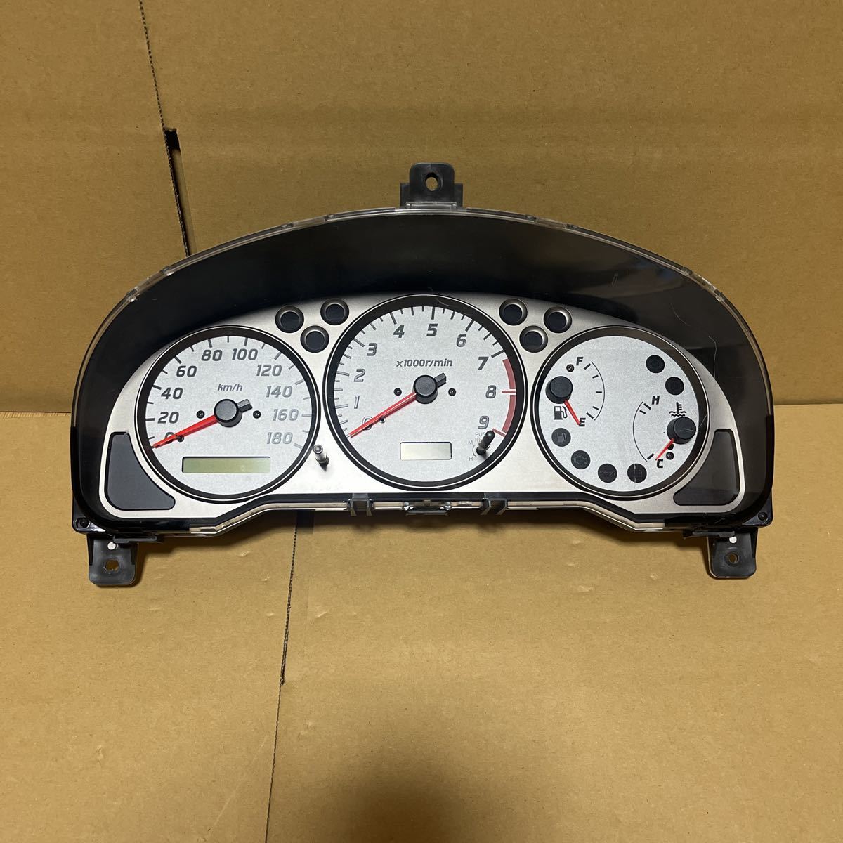 人気定番，最新作 シルビア S15 スピードメーター 86F00 日産 ニッサン ジャンク(日産用)｜売買されたオークション情報、yahooの商品情報をアーカイブ公開 - オークファン 日産用