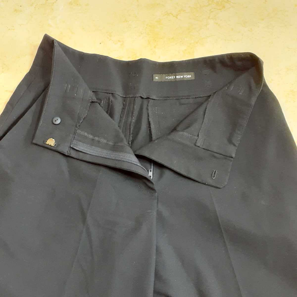 フォクシーニューヨーク濃紺クオーターパンツ、ショートパンツ サイズ38、M、9号。FOXEYNEWYORK FOXEY NEW YORK Lily Pants クォーターパンツ小寸／セブンプレミアムライフスタイル(１００