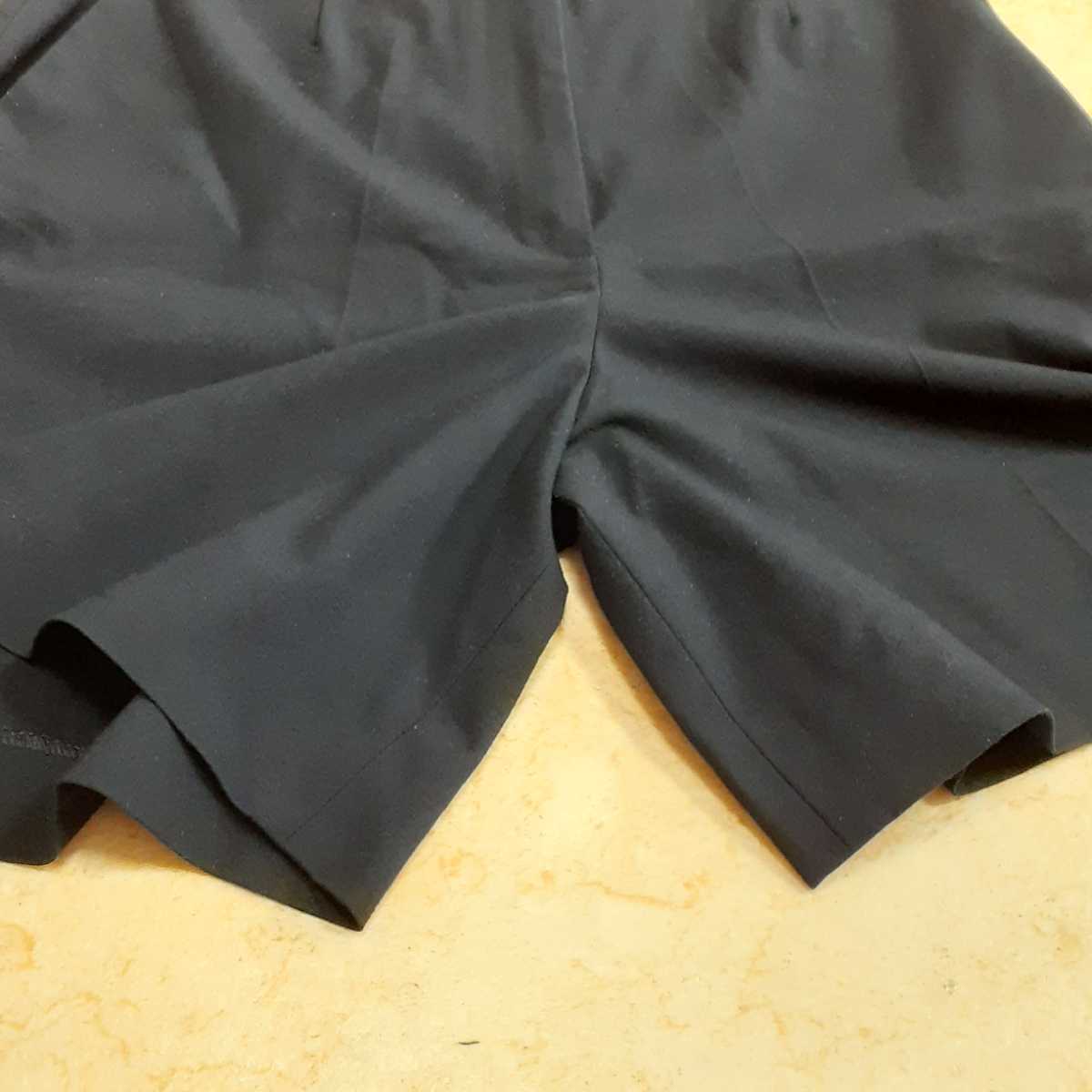 フォクシーニューヨーク濃紺クオーターパンツ、ショートパンツ サイズ38、M、9号。FOXEYNEWYORK FOXEY NEW YORK Lily Pants クォーターパンツ小寸／セブンプレミアムライフスタイル(１００