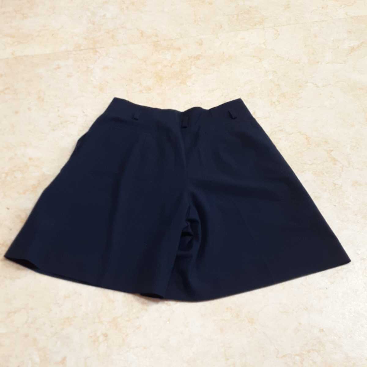 フォクシーニューヨーク濃紺クオーターパンツ、ショートパンツ サイズ38、M、9号。FOXEYNEWYORK FOXEY NEW YORK Lily Pants クォーターパンツ小寸／セブンプレミアムライフスタイル(１００
