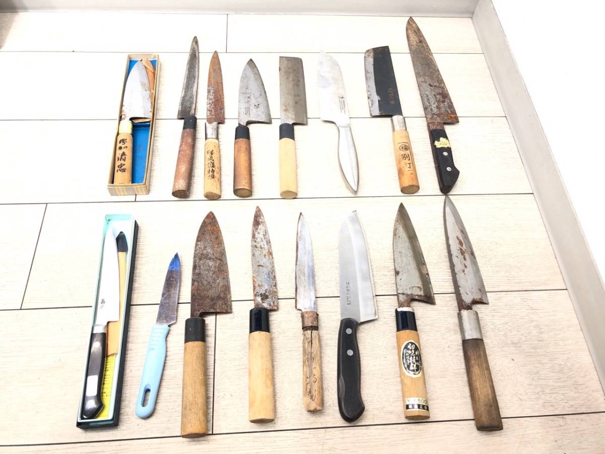 4 226 ジャンク品 包丁 料理包丁 まとめて 16点 銘あり 堺孝行 伊吹 京極秀三郎 堺正盛 堺清忠 国重 義定 等 三徳包丁 出刃包丁 等 セット 売買されたオークション情報 Yahooの商品情報をアーカイブ公開 オークファン Aucfan Com
