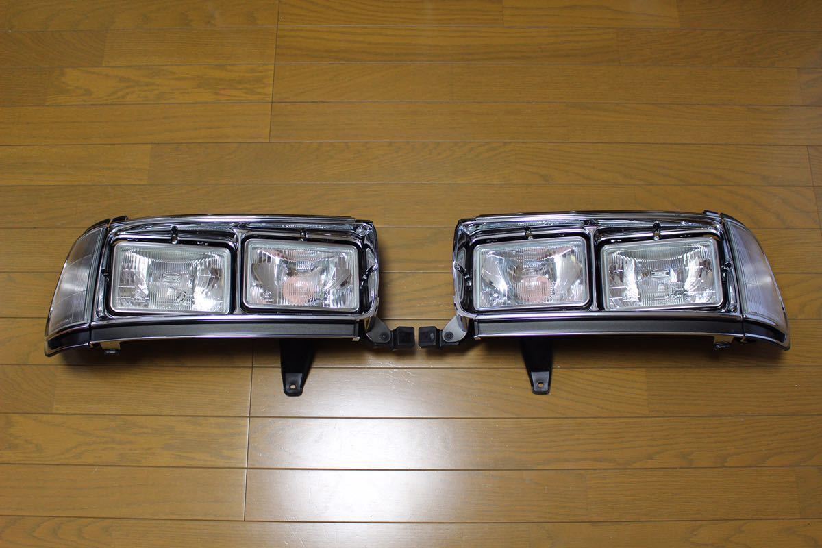 希少 ランクル80 トヨタ純正 角目 輸出用ヘッドライト 角目4灯 