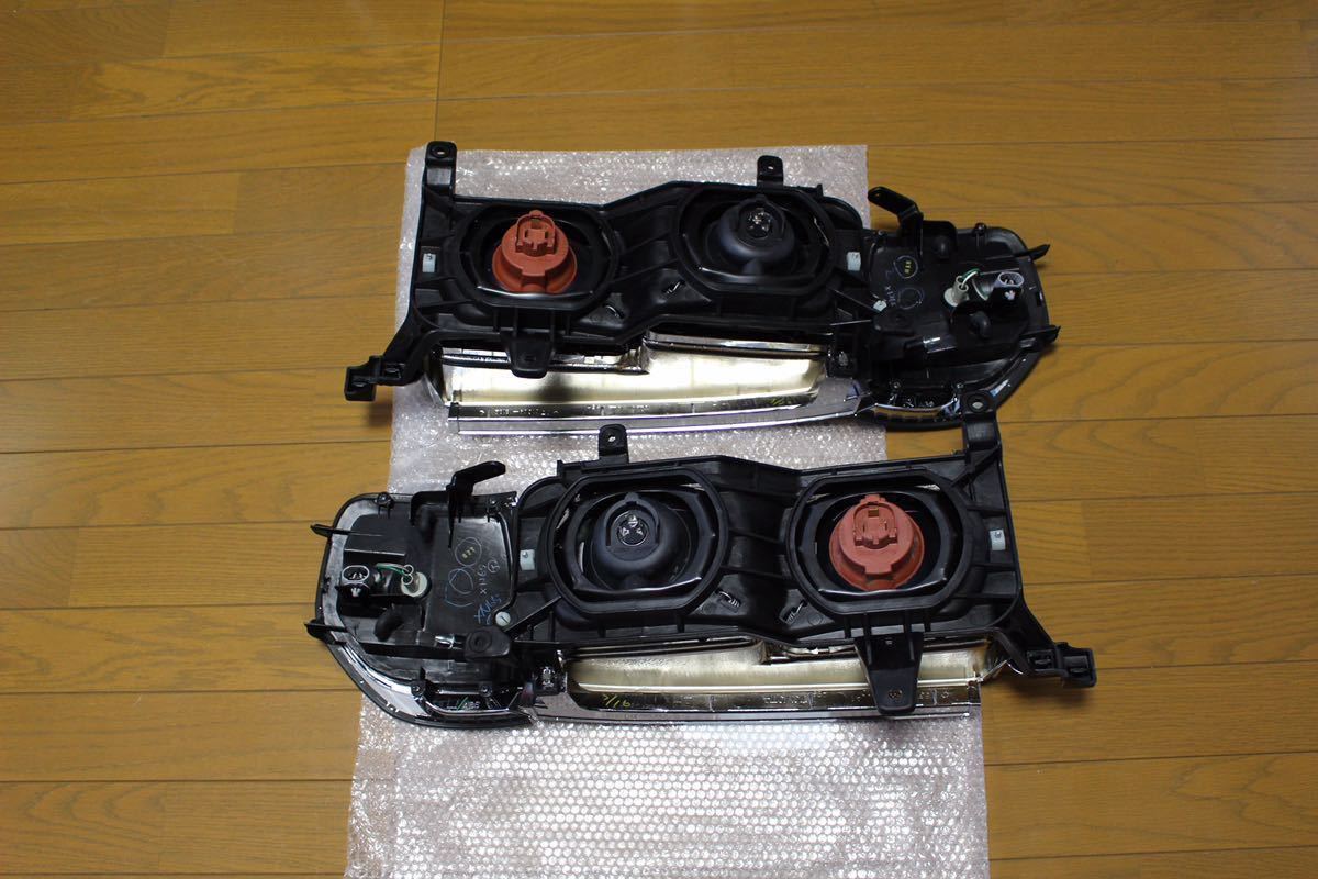 希少 ランクル80 トヨタ純正 角目 輸出用ヘッドライト 角目4灯 
