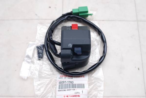 ◎新品◎ゼファー400(1991～1992年式)カワサキ純正・右スイッチ