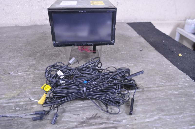 N4259 KENWOOD/ケンウッド メモリーナビ MDV-727DT カーナビ