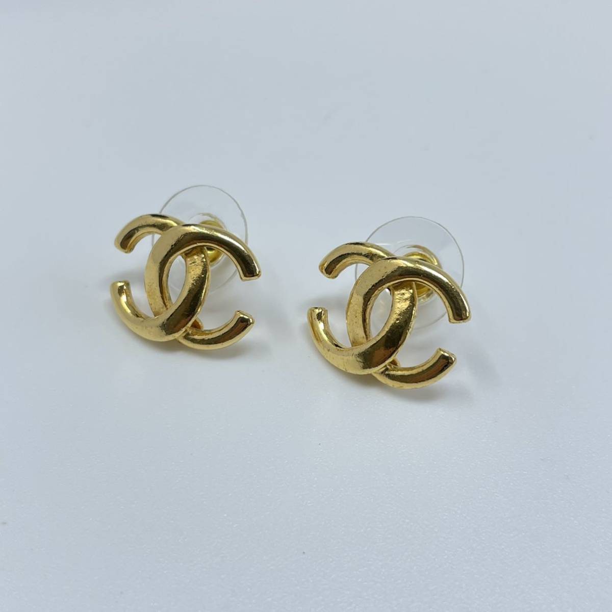美品【片耳】 CHANEL ココマーク ピアス ゴールド　01 P 刻印あり シャネル CHANEL cocoココマーク 01P ピアス ゴールド 正規品 CH1250
