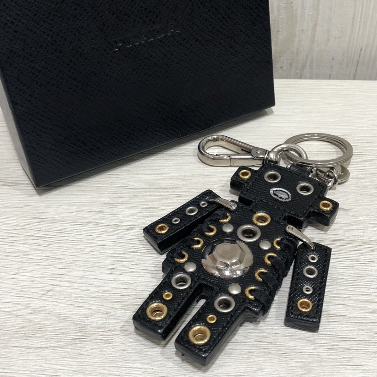 1円 PRADA プラダ バッグチャーム キーホルダー キーリング ロボット